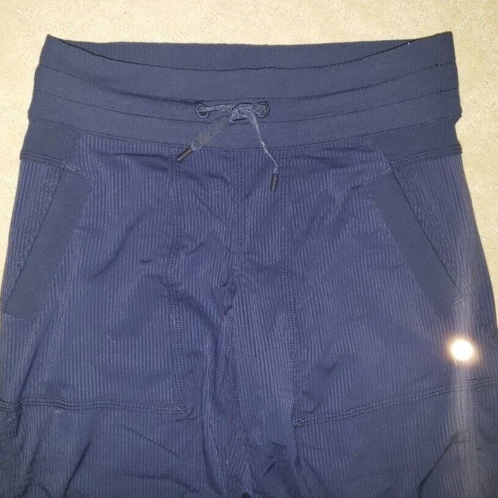 LULULEMON Dance Studio Crop pant Deep Indigo Blue Size 2 NEW - Picture 3 of 10